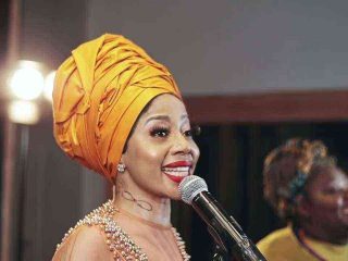 Esphambanweni At The Cross By Kelly Khumalo